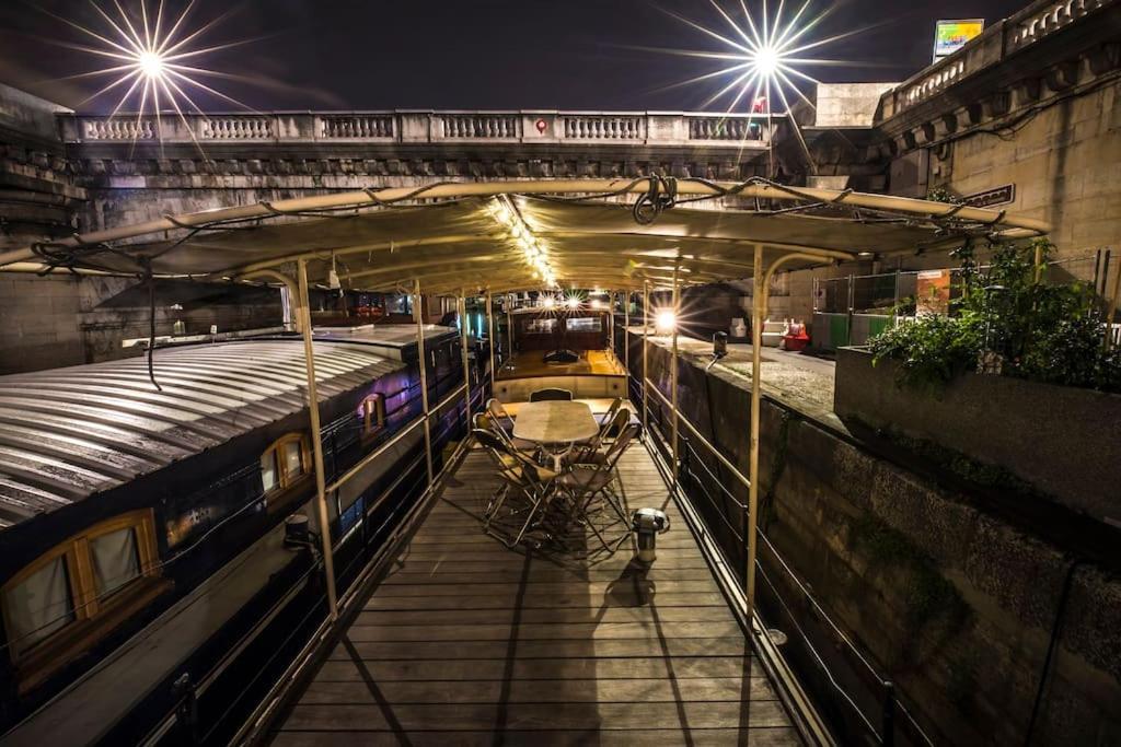 Classic Riverboat In The Center Of Paříž Exteriér fotografie